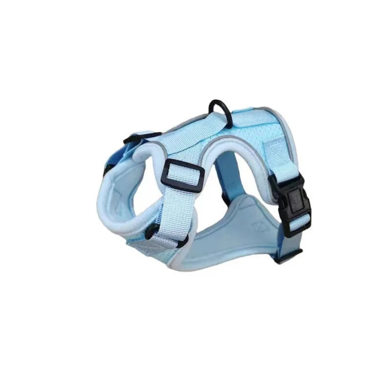 Adjustable anti-escape cat leash in sky blue made of polyester for small cats and kittens