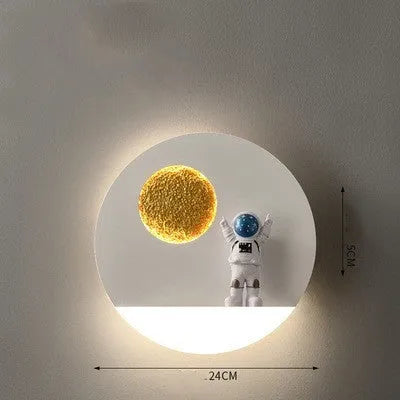 Astronaut-shaped iron shelf wall lamp for bedside, in black or white, round or square.