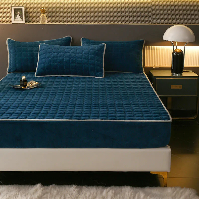 Fleece-lined milk fiber quilted fitted sheet in simple style for single bed, winter thickened