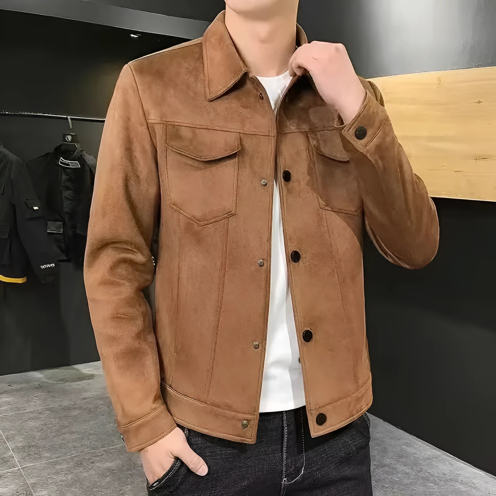 Casual solid colour loose men's top with 3D patch pocket in suede brown