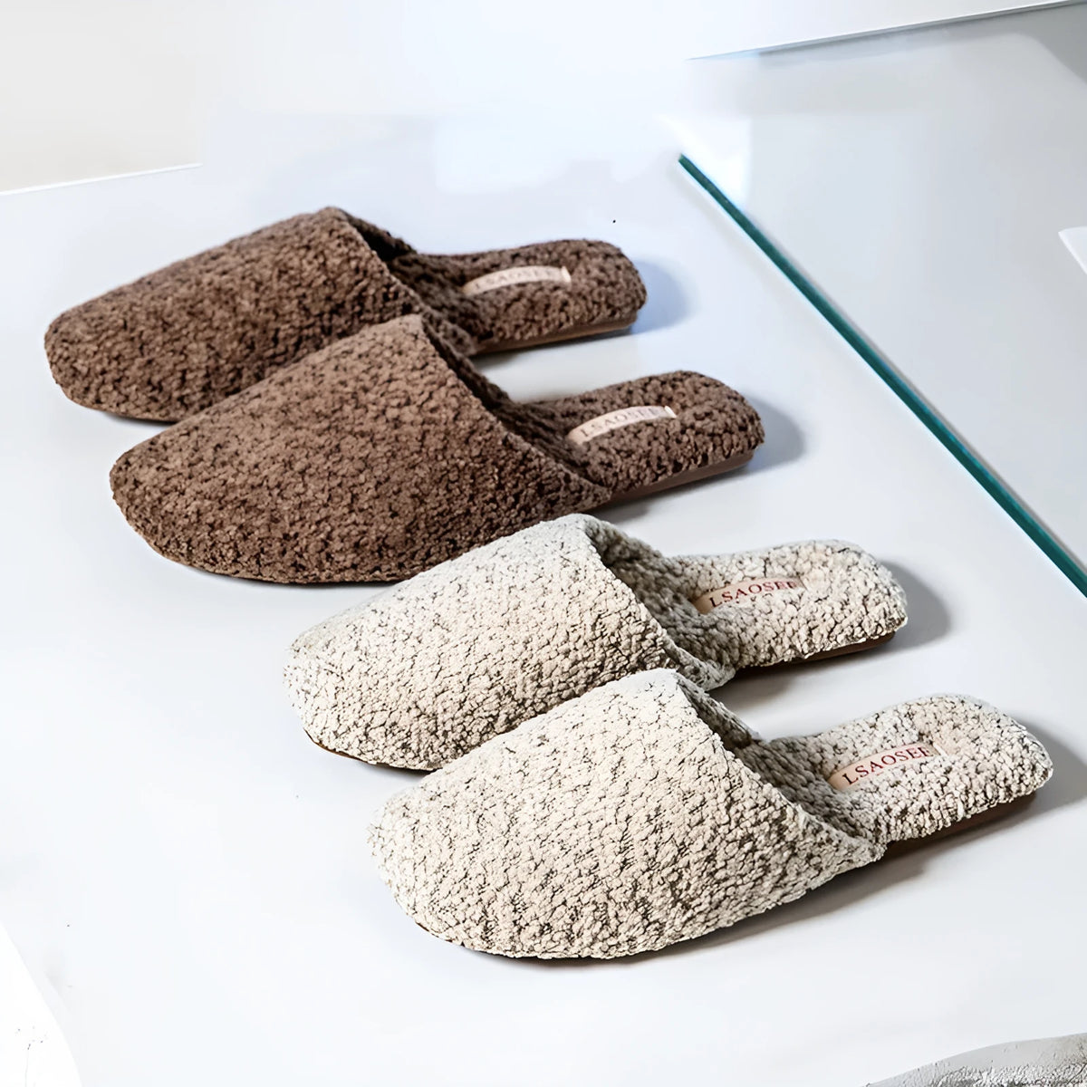 Fleece-lined thermal cotton indoor slippers with artificial velboa lining and non-slip beef tendon sole