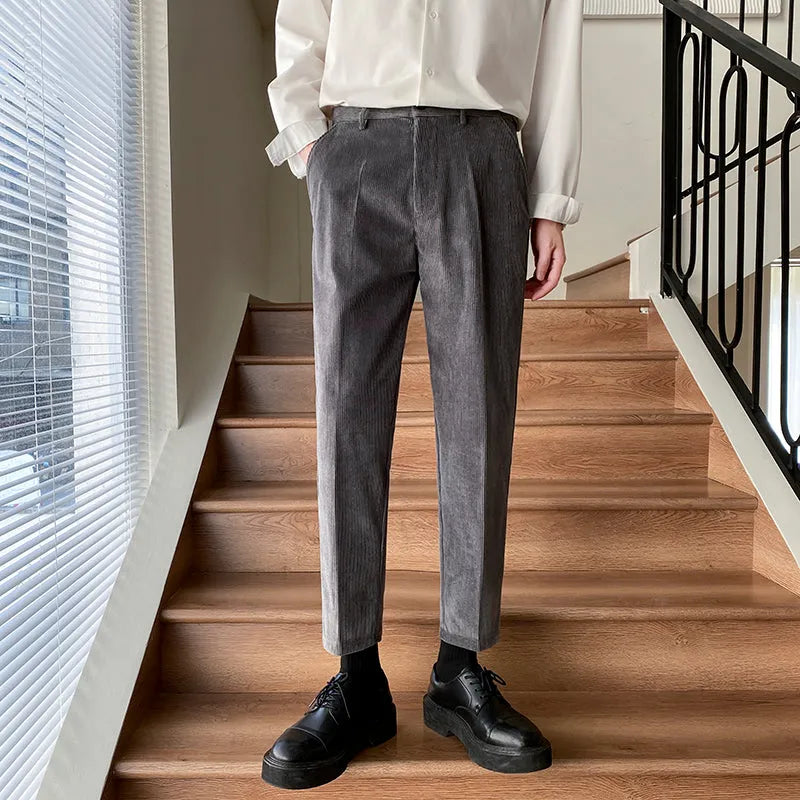 Non-ironing straight-leg wool-blend trousers in black for young men, mid-waist cropped style