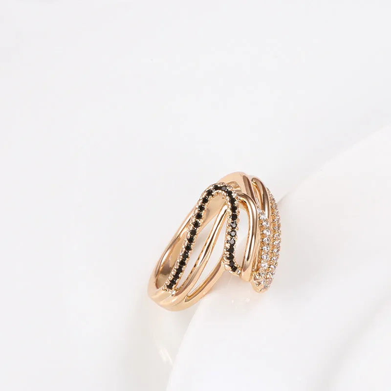 Women's copper ring with micro-inlaid zircon details in colour WK2230, shown on a hand.