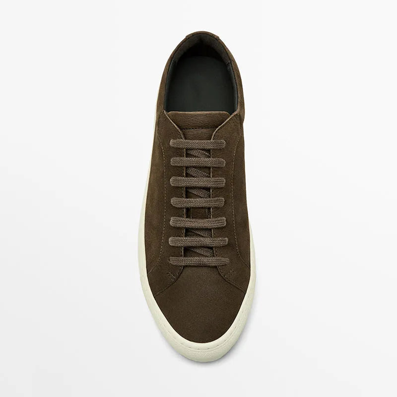 Simple lace leather casual sneakers with flat bottom, low top, available in black leather and other colours