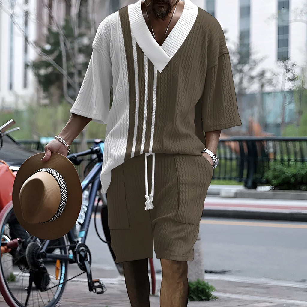 Men's printed knitted drop-shoulder short-sleeved top and shorts lounge set.