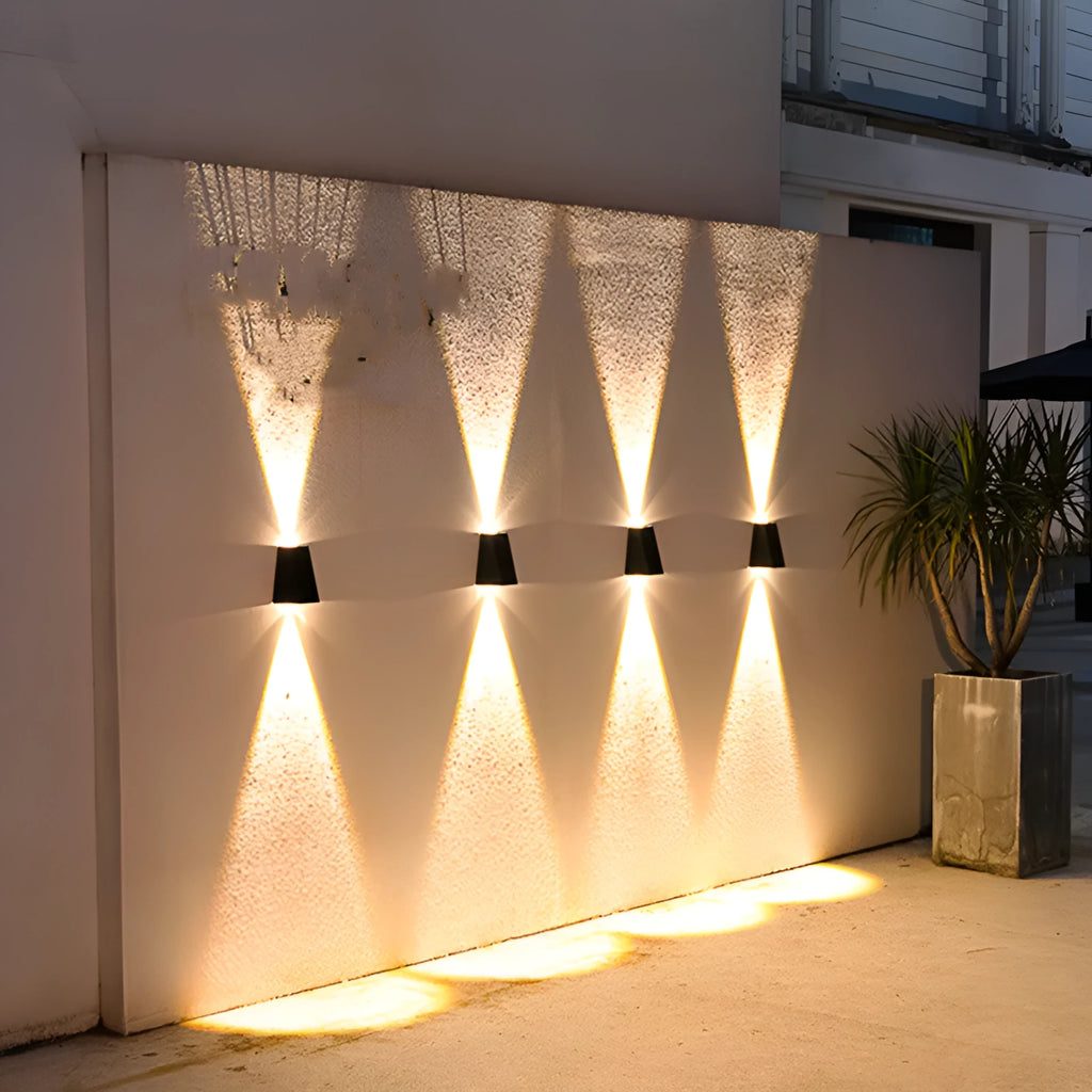 Solar outdoor wall lamp with IP66 protection, 5W LED, 2000mAh battery, ABS housing, for corridor and garden