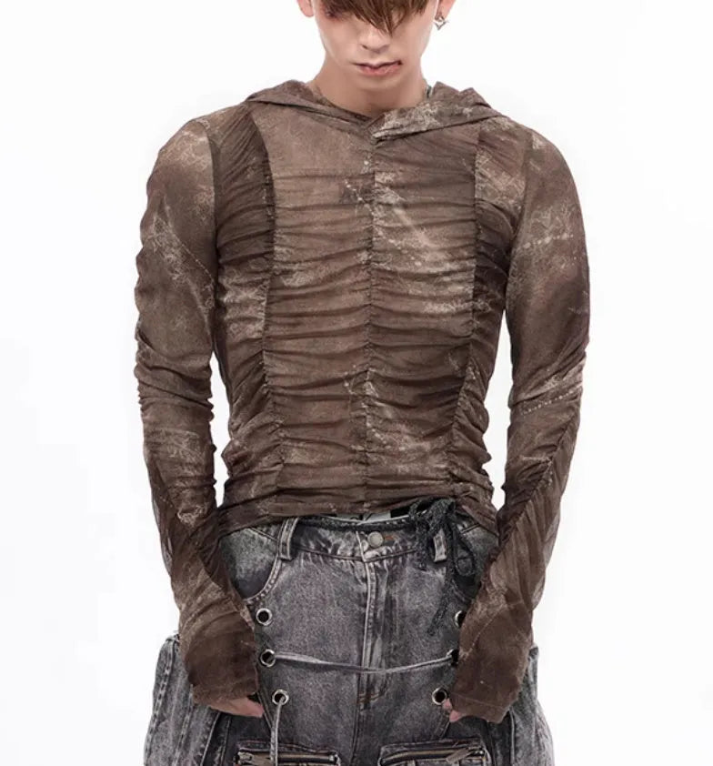 Boy wearing a lightweight ice silk printing pleating bottoming shirt in picture colour.