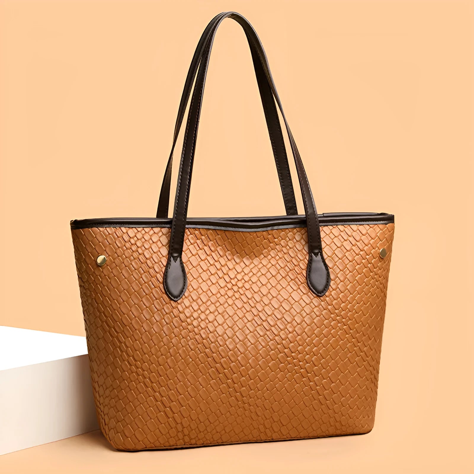 Retro women's large capacity black PU leather commuter handbag with horizontal square design