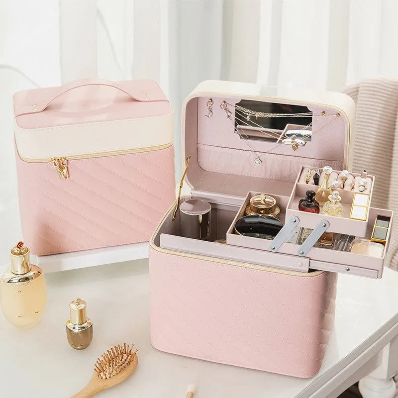 Portable hard-shell cosmetics and jewellery storage box in PU leather, square vertical shape, black colour, with handle