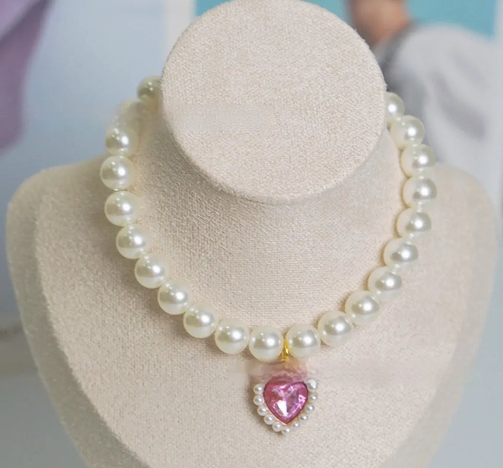 Decorative plastic alloy resin cat collar with pearl necklace design and love gem charm in selected colour