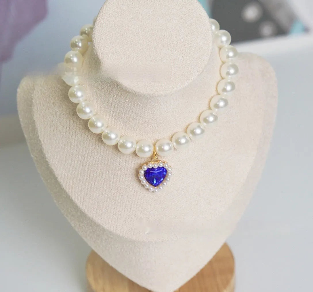 Decorative plastic alloy resin cat collar with pearl necklace design and love gem charm in selected colour