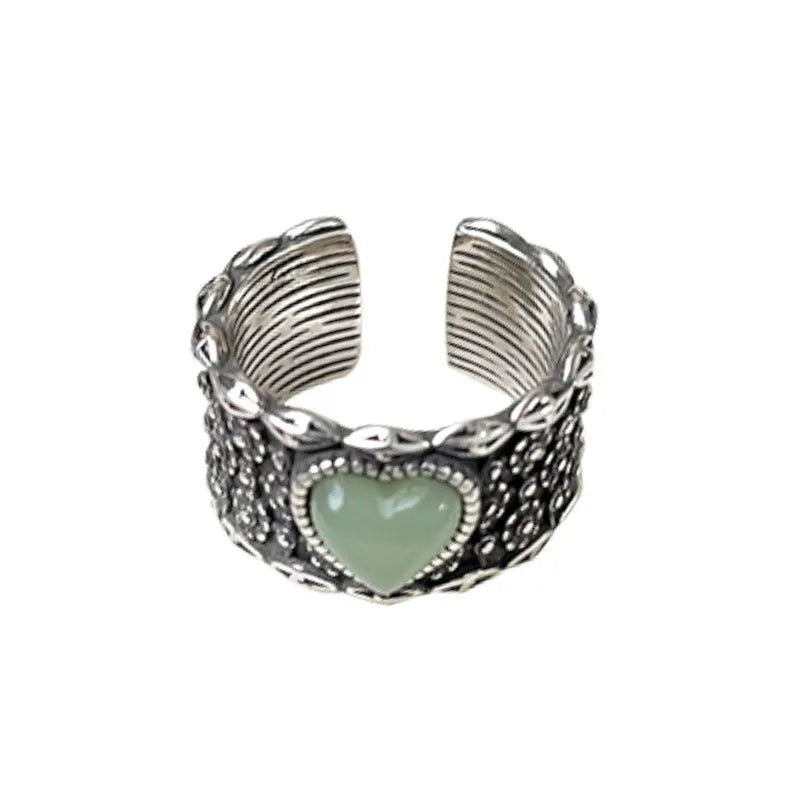 Adjustable opening retro wide-faced heart ring in silver-plated white copper