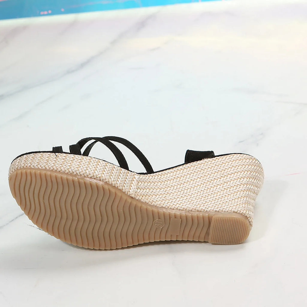 Women's wedge sandals with cloth upper and fish mouth toe design in black and white