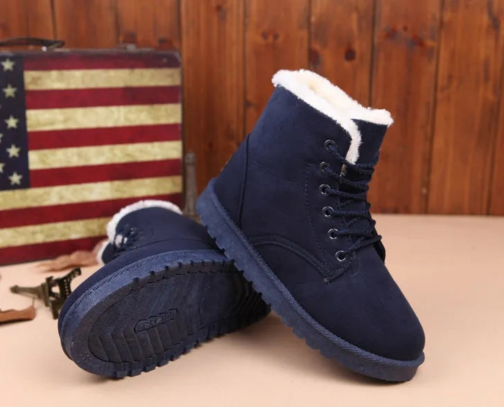 Warm snow boots with rubber outsole, low heel, available in multiple colours and EU sizes 35-44
