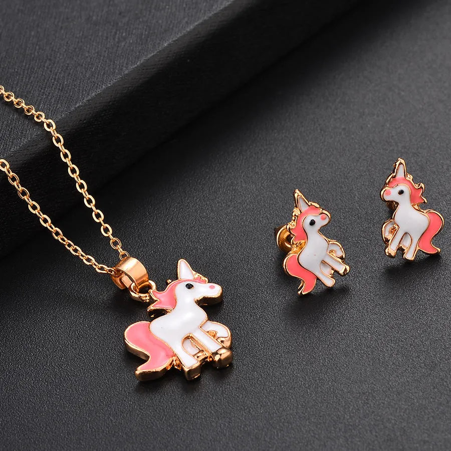 Alloy pony pendant necklace with oil painting horse motif in gold finish on chain