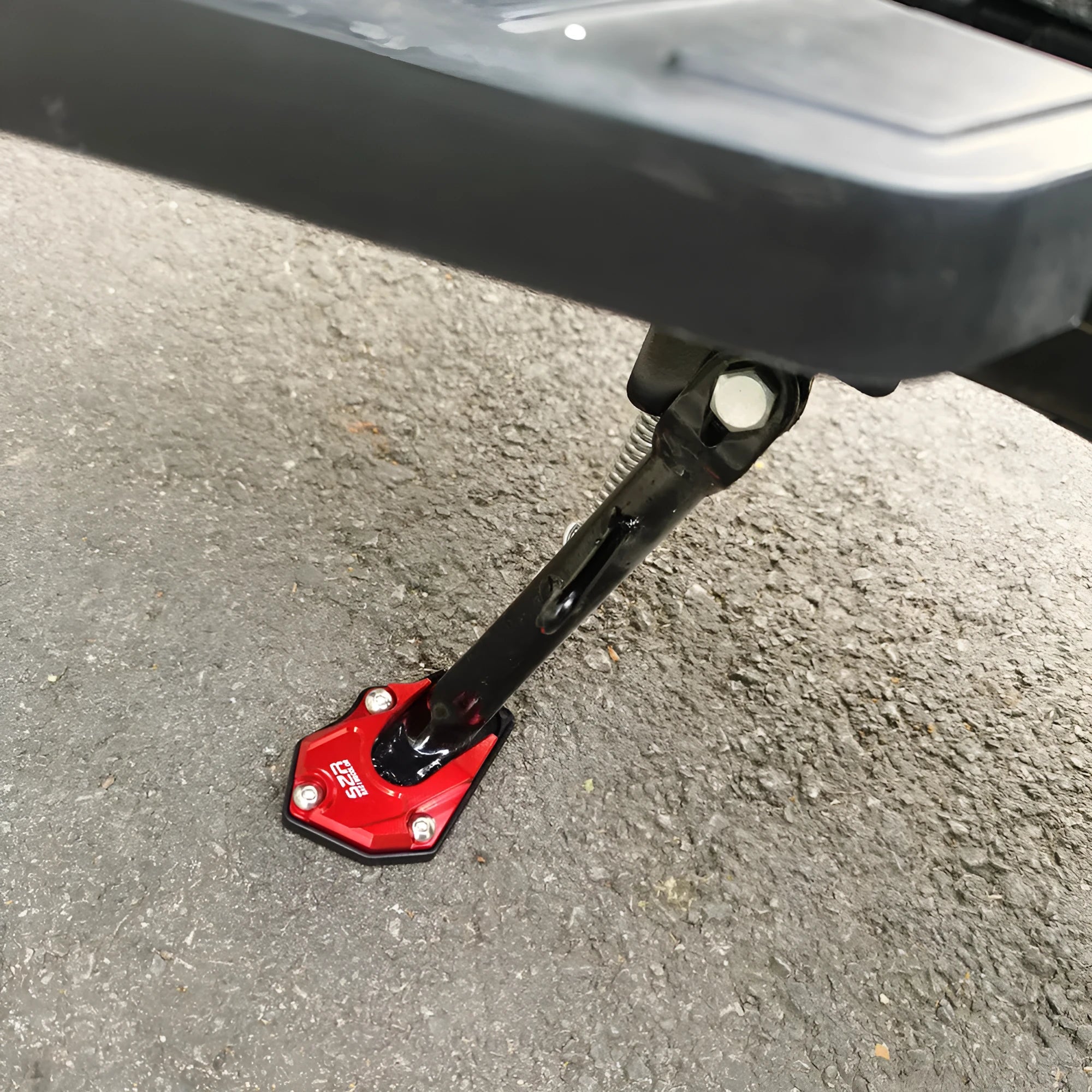 Aluminium alloy side support bracket for Honda S07 electric car in four colour options