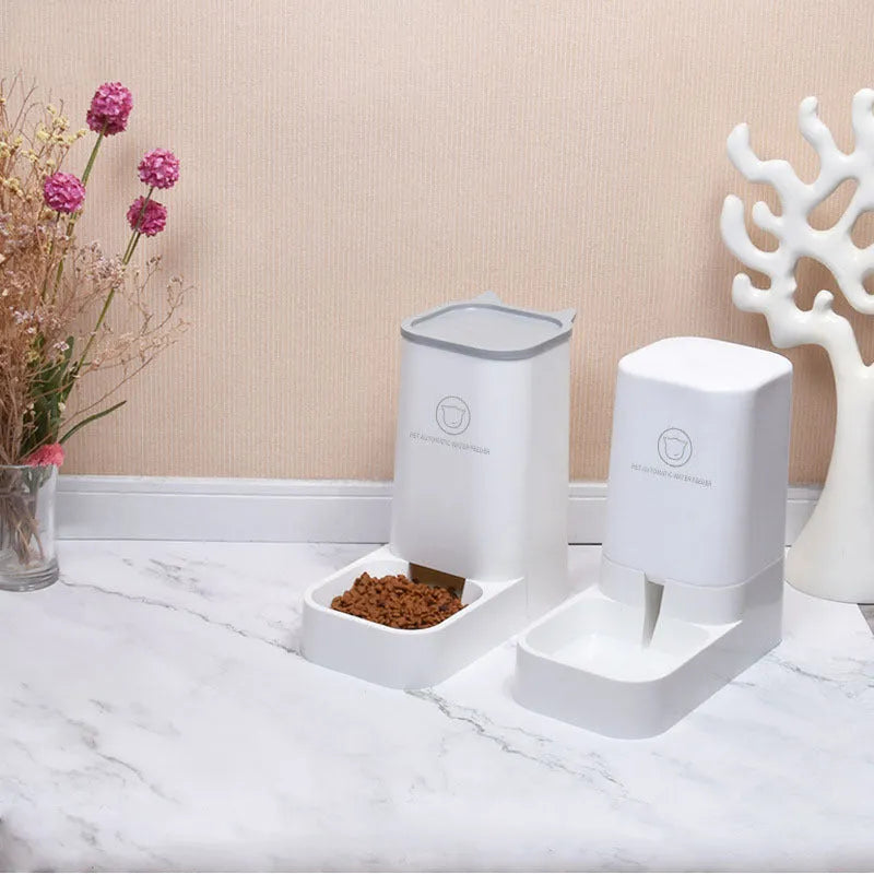 White large-capacity detachable pet automatic feeder and water fountain with 3.8L tank and food bowl