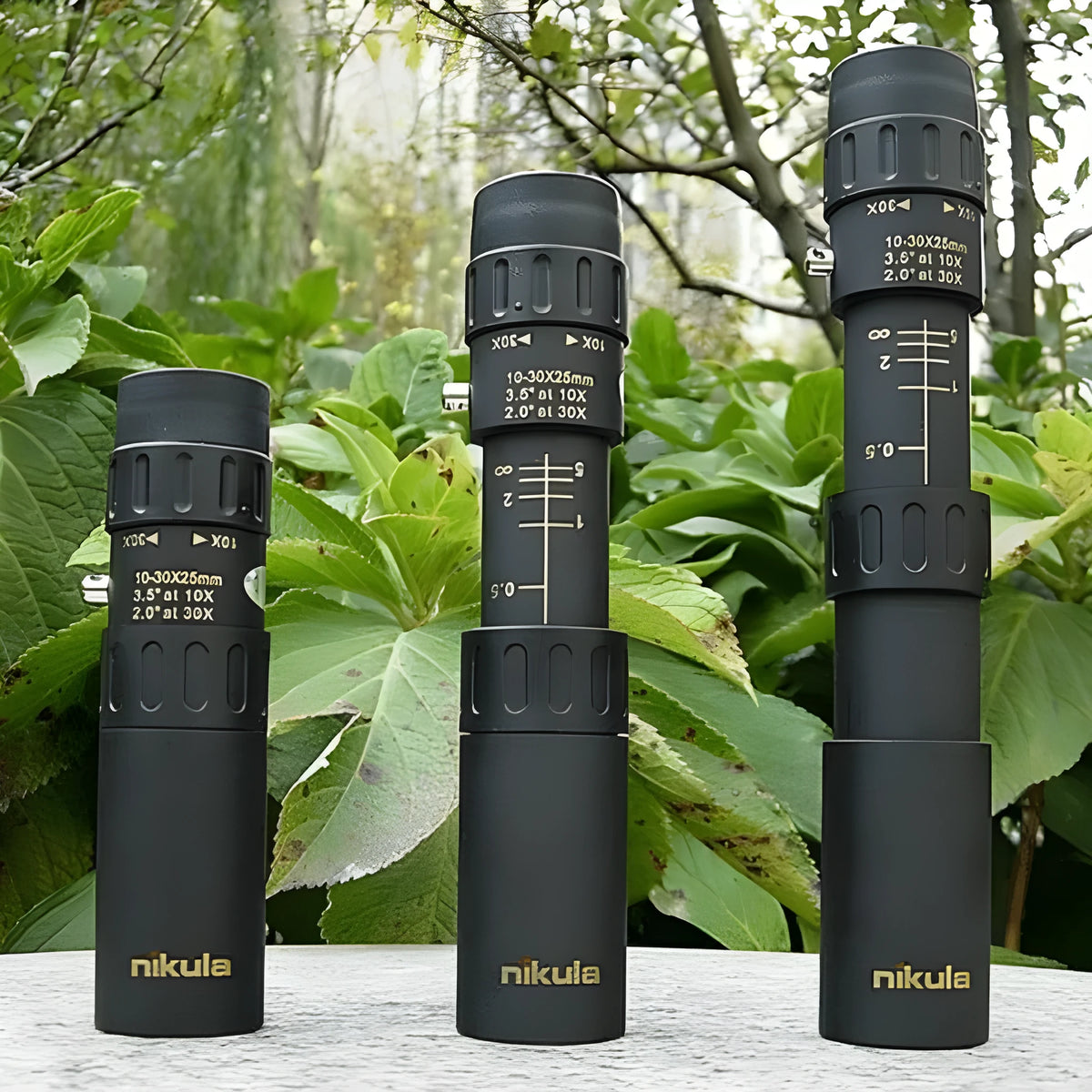 Black 10-30x25 compact zoom monocular telescope with 25mm objective lens and Bk4 prism