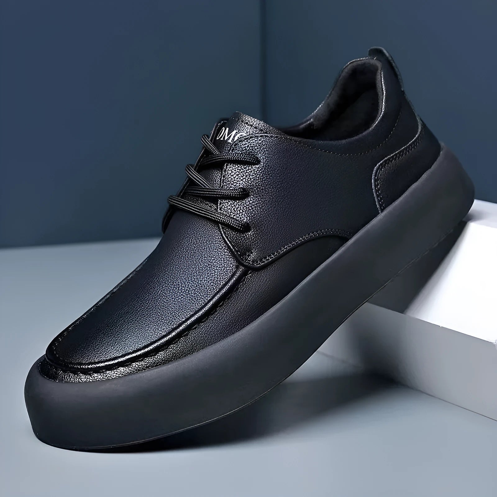 Men's brown casual lace-up platform shoes with a round toe and flat heel on a white background.