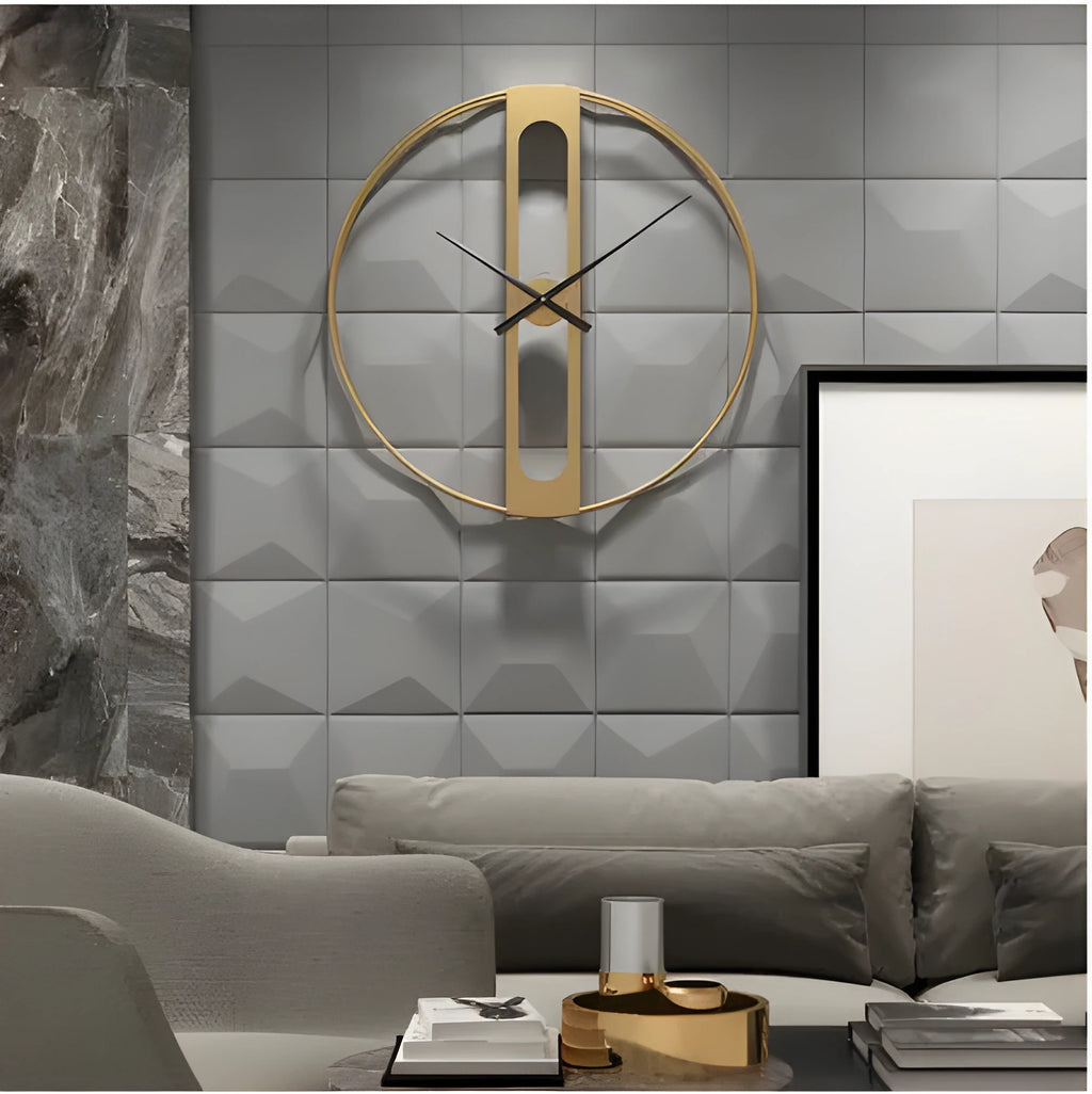 Round metal wall clock with 50cm diameter analogue dial in black or gold colour