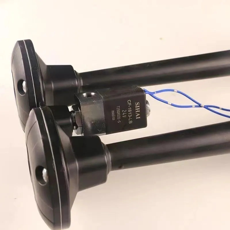 Black dual trumpet car air horn kit with compressor for 12V and 24V vehicles.