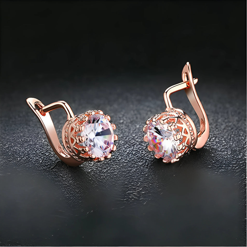 Korean retro crown ear clip in rose gold and white gold colour options on a white background.