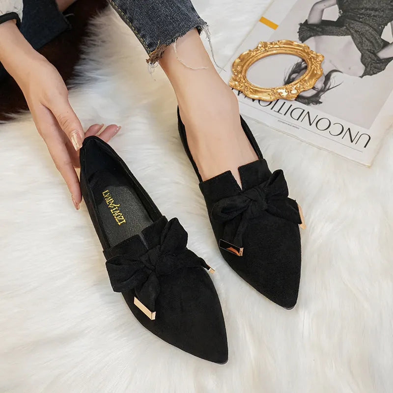 Women's flat shoes deep mouth slip-on pumps in black with metal belt decoration, low heel