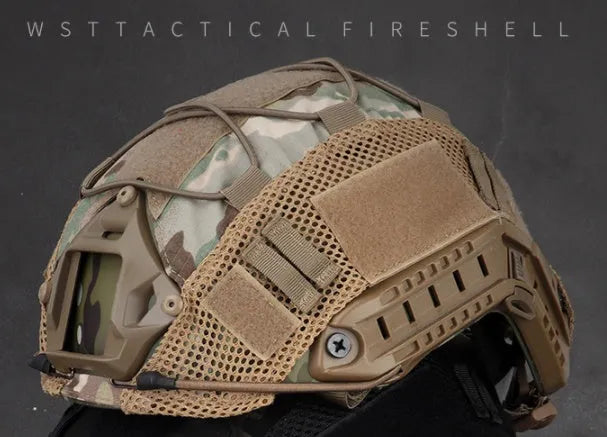 Camouflage nylon protective sleeve for standard helmet, measuring 33x24.5cm