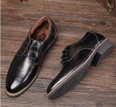 Men's artificial leather business shoes with rivet detail, plain pattern, rubber sole in black colour, size 38-48