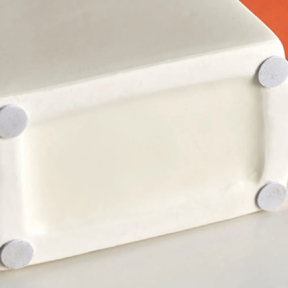 Modern ceramic vase in orange and white, 21.5x24x6cm with 10cm diameter, simple decorative style