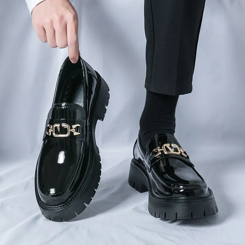 Men's glossy black PU leather loafers with low heel for summer wear