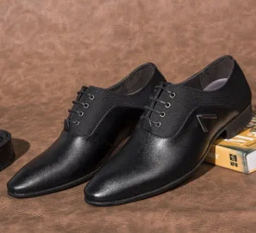 Men's black Oxford shoes made from artificial PU leather with a rubber sole.