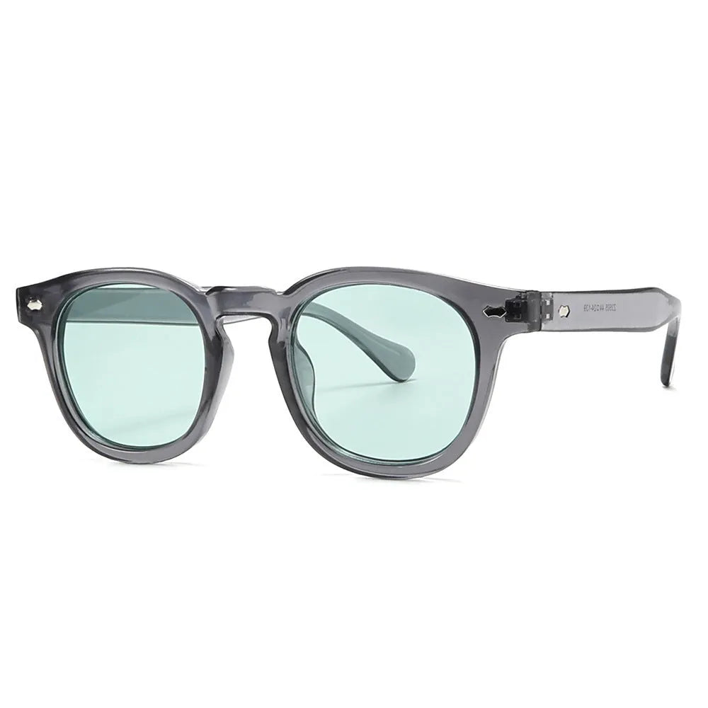 Round rim retro sunglasses with plastic frame and tinted UV400 lenses on a solid background.