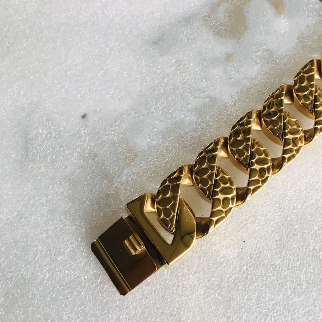 Stainless steel P chain dog chain with welded ring links in gold finish, 32mm width, size S to 3XL