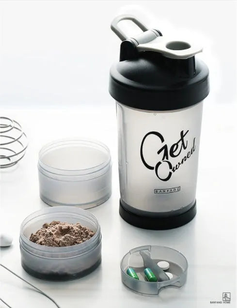 Plastic shake cup 500ml with lid, sealed and leak-proof for fitness and travel use, white and blue style