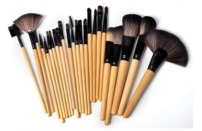 24 piece makeup brush set with wooden handles, man-made fibre bristles and PU case