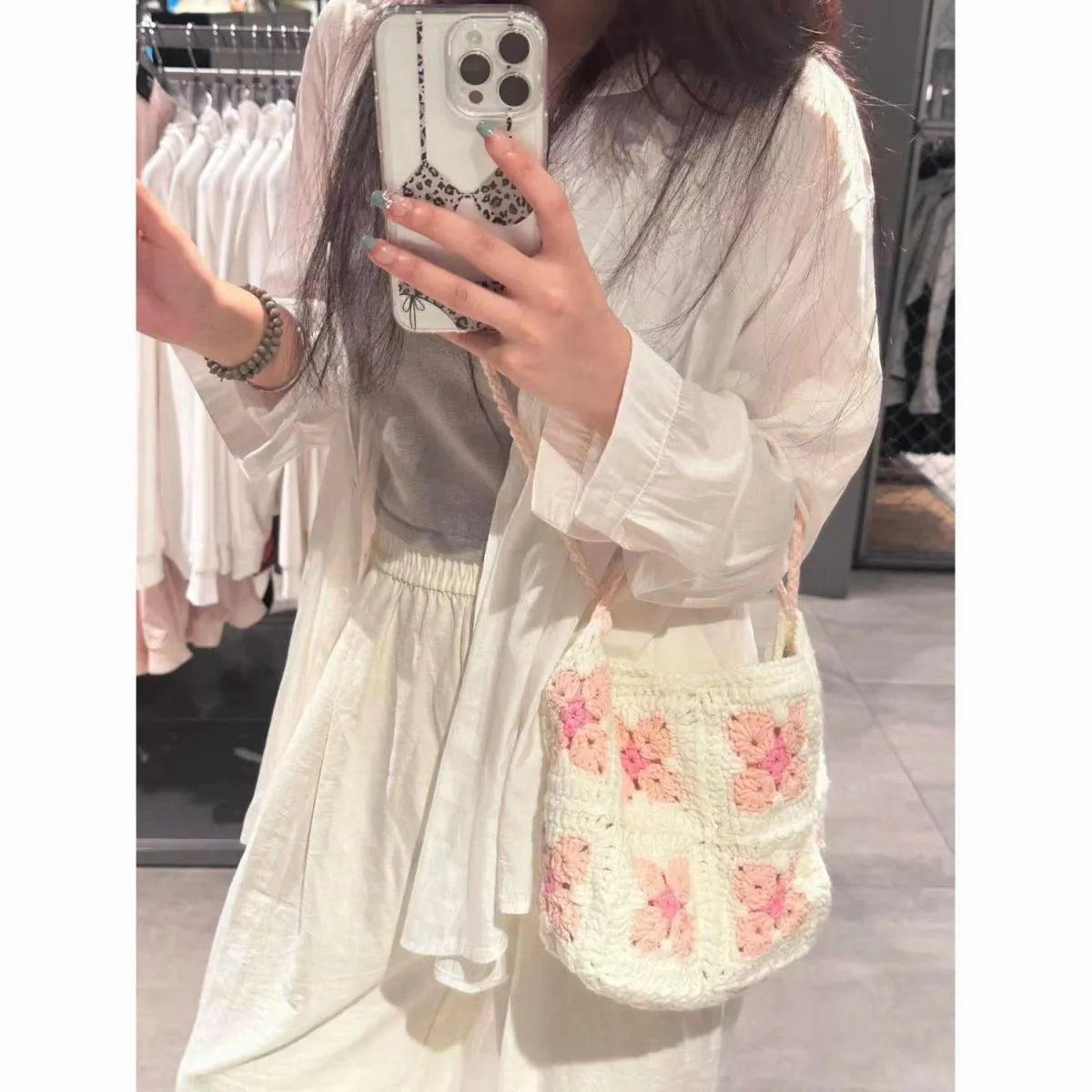 Handmade crochet cherry blossom handbag in cotton with magnetic buckle closure
