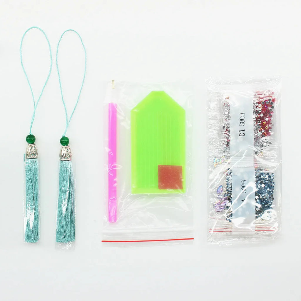5D diamond painting DIY bookmark kit with pendant charm on 6x21 cm PU canvas.