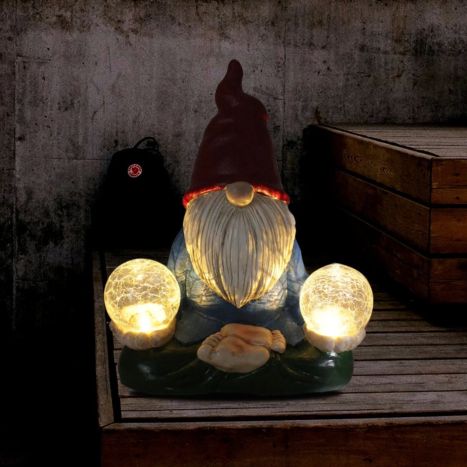 Solar LED resin dwarf doll garden ornament with faceless old man design for outdoor decoration