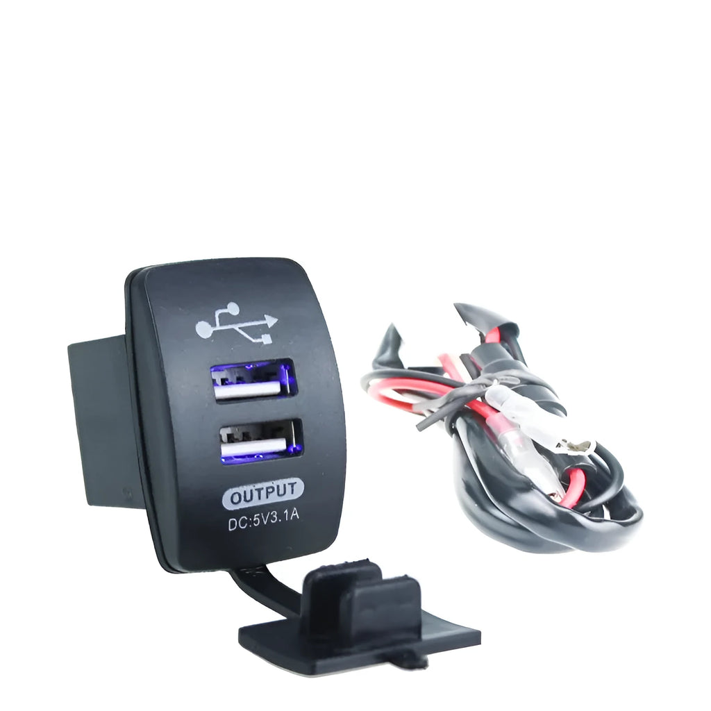 3.1A USB universal car charger in PP material for 12-24V vehicle sockets, available in blue