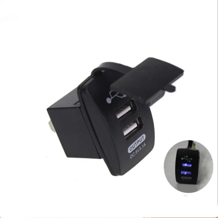 3.1A USB universal car charger in PP material for 12-24V vehicle sockets, available in blue