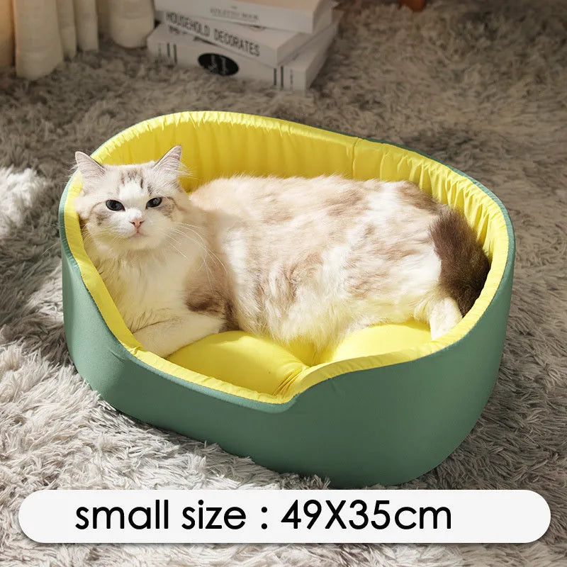 A green cloth pet kennel for dogs or cats, shown in the medium M size.