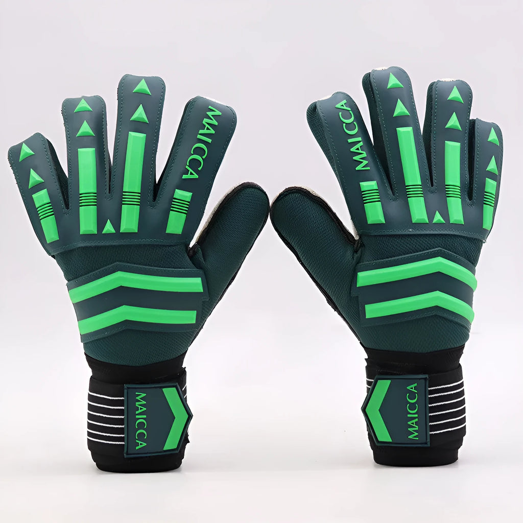 Green latex goalkeeper gloves for football training, sizes 7 to 10, with 18-21cm palm length