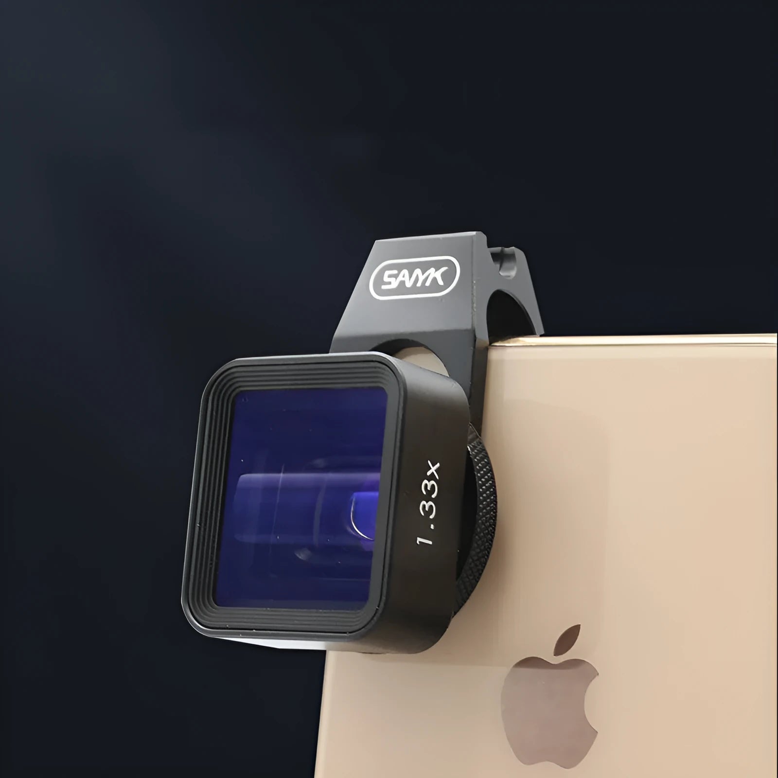 Black SANYK 1.33x anamorphic widescreen lens for mobile phones with 17mm thread mount.