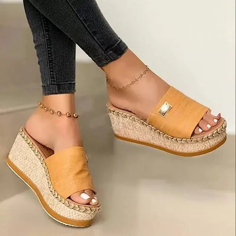 Oversized women's slippers sandals with thick muffin sole and sequin detail on artificial PU upper in Yellow