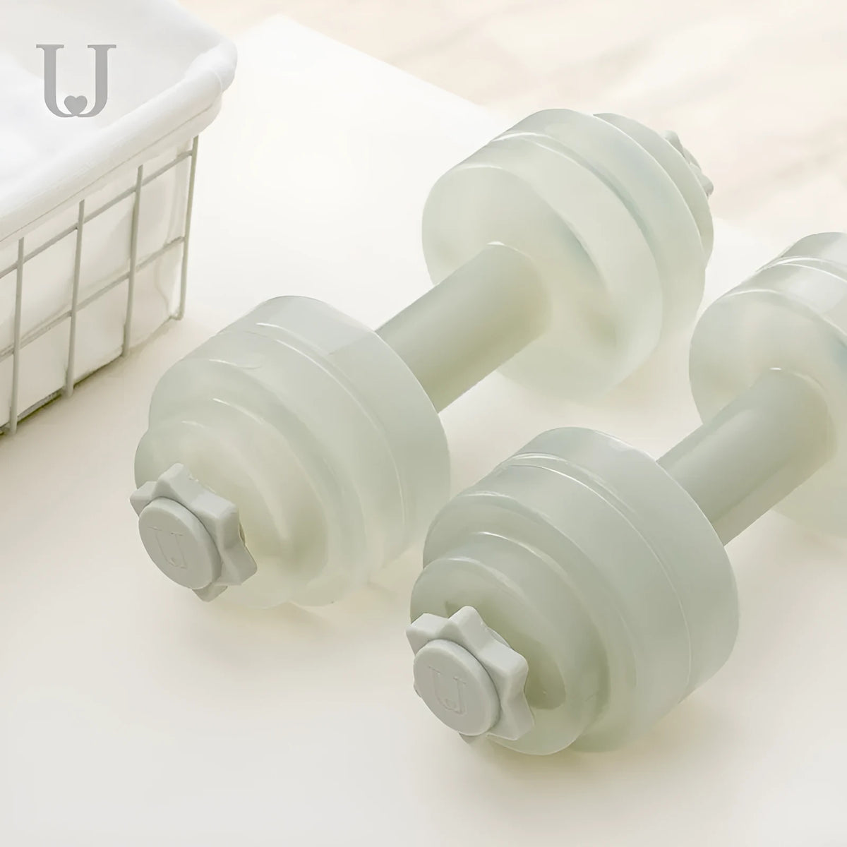 Fitness water dumbbell in light gray with water injection cap, 26cm PP material for home strength training