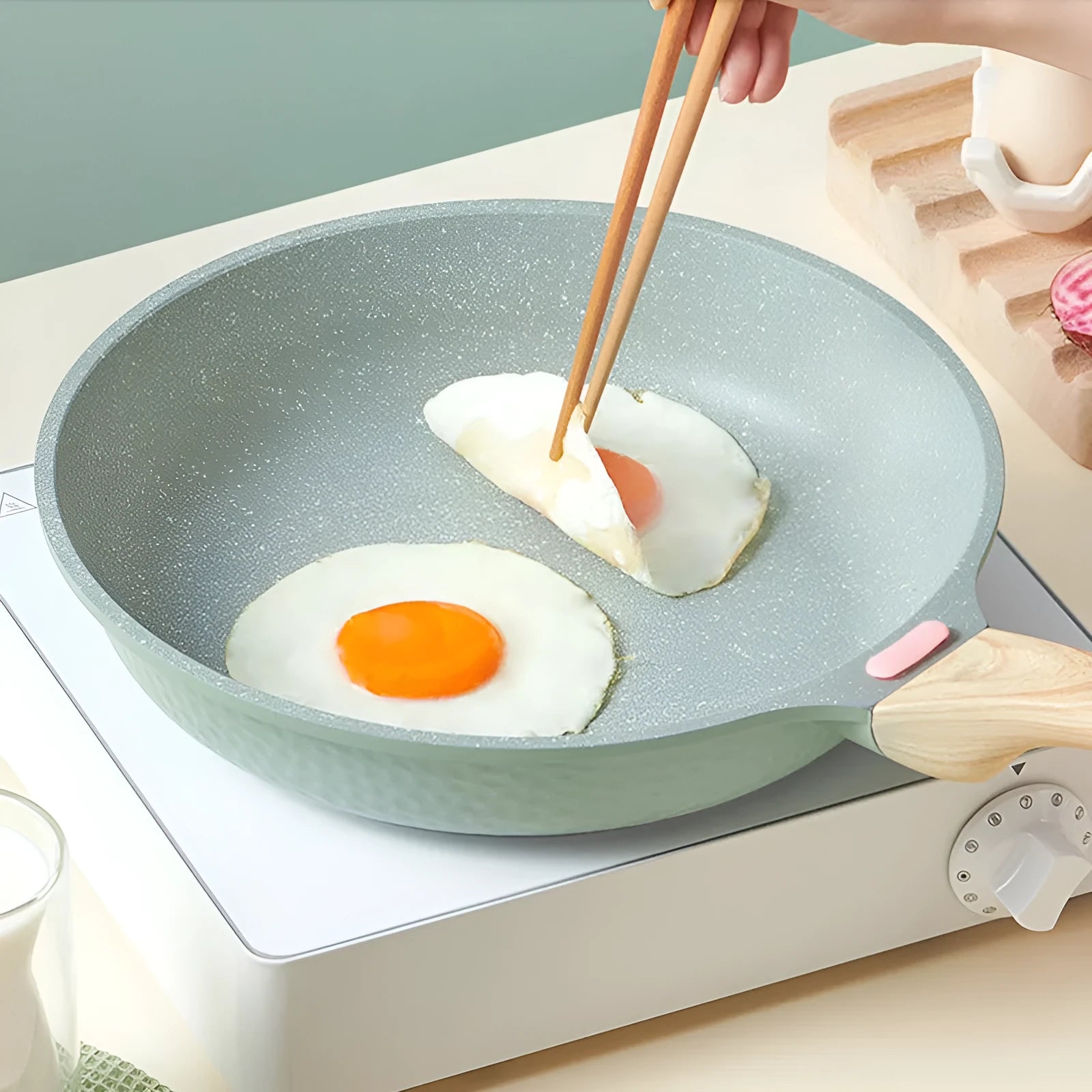 Macadamite non-stick frying pan with double-bottom construction in ash or green colour