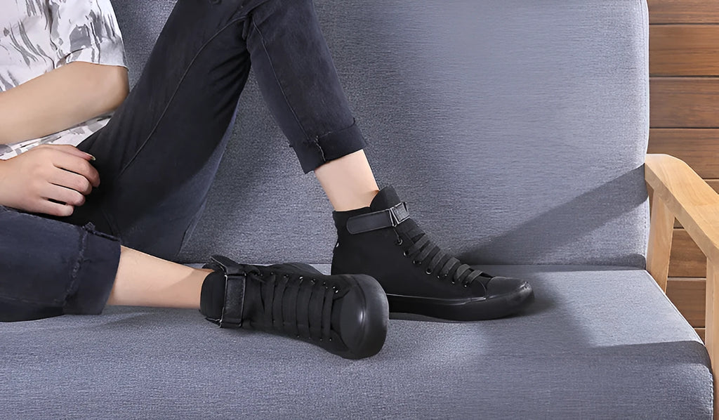 Women's block heel sandals in black or white with open toe and ankle strap, sizes 35 to 43.