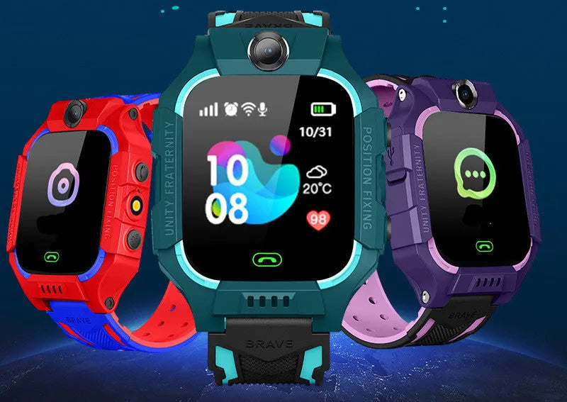 Z6 Q19 children's smartwatch in green showing touch screen and wrist strap