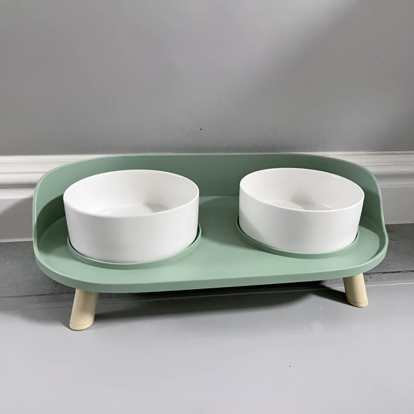 Ceramic cat double bowl in gray-green with raised design for cervical protection, new bone china construction